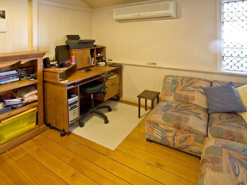158 Bundock Street, West End QLD 4810