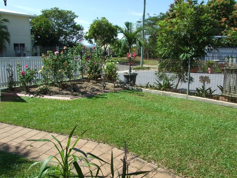 2/116 Thirteenth Avenue, Railway Estate QLD 4810