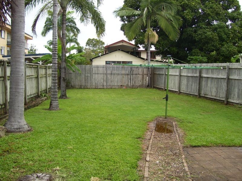 West End QLD 4810