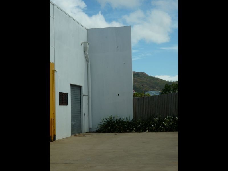 1 The Avenue (Corner Charters Towers Rd), Hermit Park QLD 4812