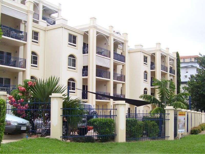 8/18 The Cleveland On The Strand, North Ward QLD 4810