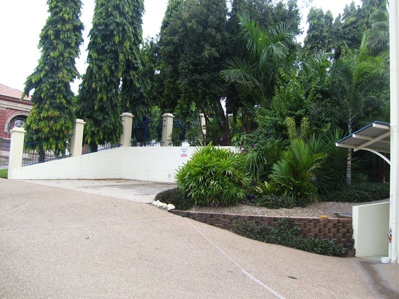 8/18 The Cleveland On The Strand, North Ward QLD 4810