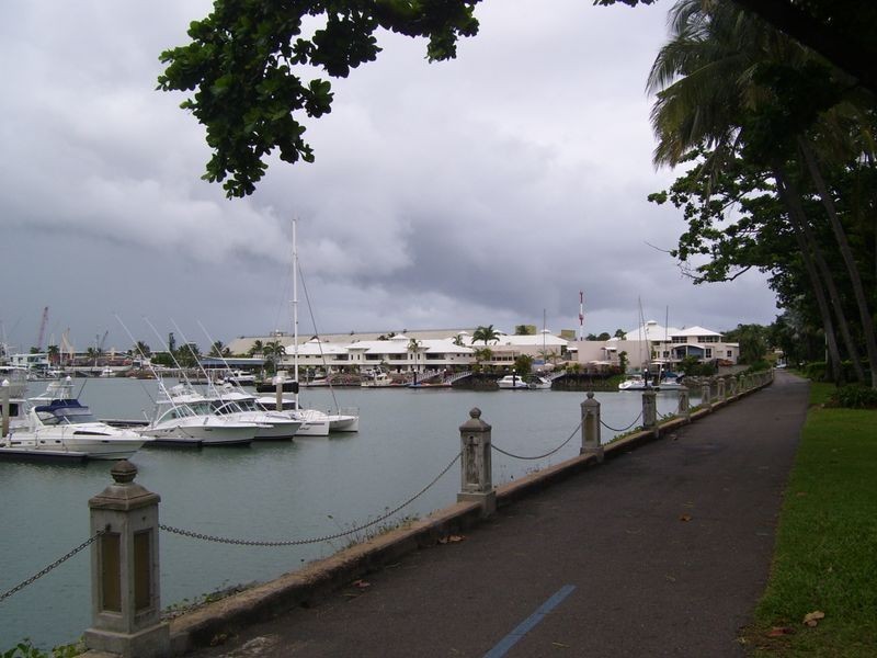 8/18 The Cleveland On The Strand, North Ward QLD 4810