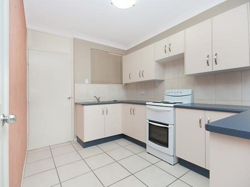 2/6 Crauford Street, West End QLD 4810