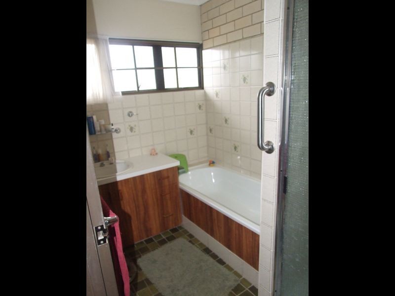 8 Buunong Avenue, Kelso QLD 4815