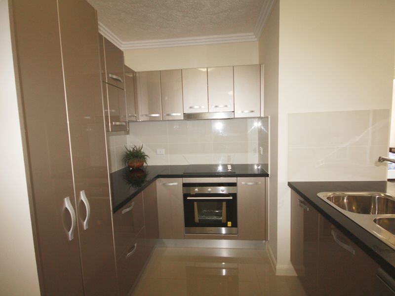 319 Angus Smith Drive Riverside Gardens, Douglas QLD 4814