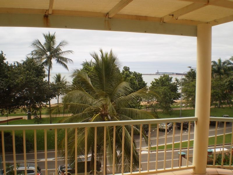 1/62 The Strand, North Ward QLD 4810