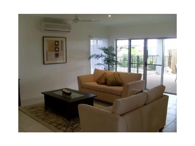 12 Shutehaven Cct, Bushland Beach QLD 4818