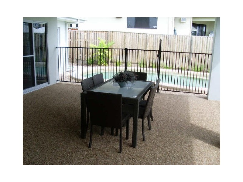 12 Shutehaven Cct, Bushland Beach QLD 4818