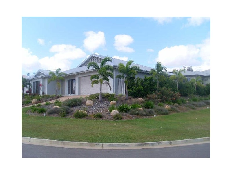 12 Shutehaven Cct, Bushland Beach QLD 4818