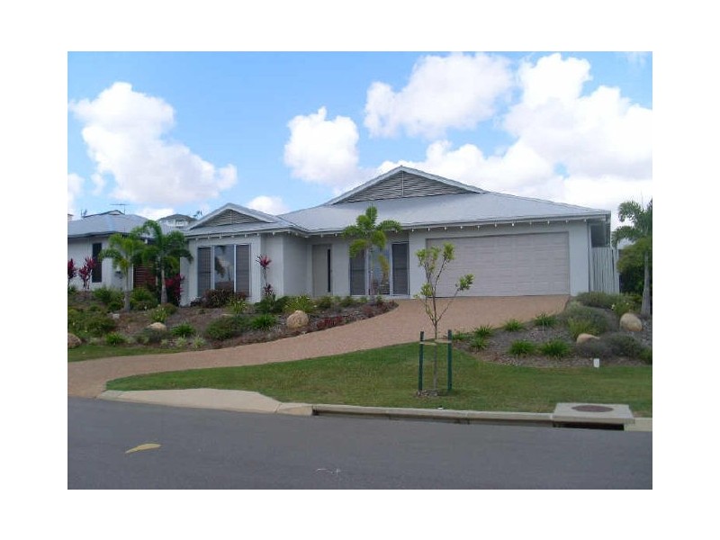 12 Shutehaven Cct, Bushland Beach QLD 4818