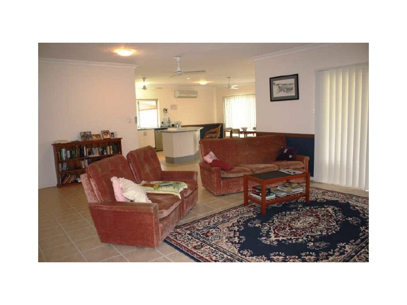 9 Caspian Court, Kelso QLD 4815