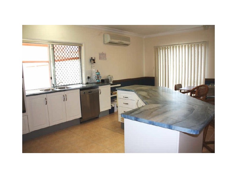 9 Caspian Court, Kelso QLD 4815