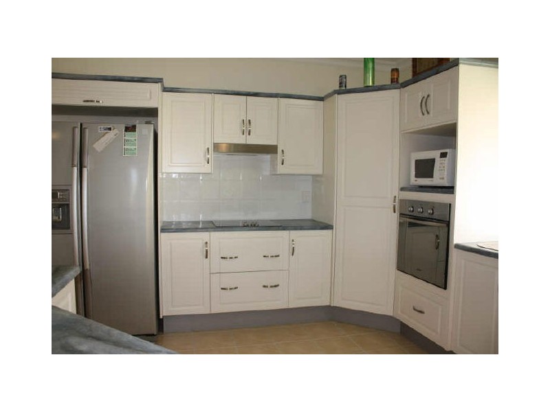 9 Caspian Court, Kelso QLD 4815