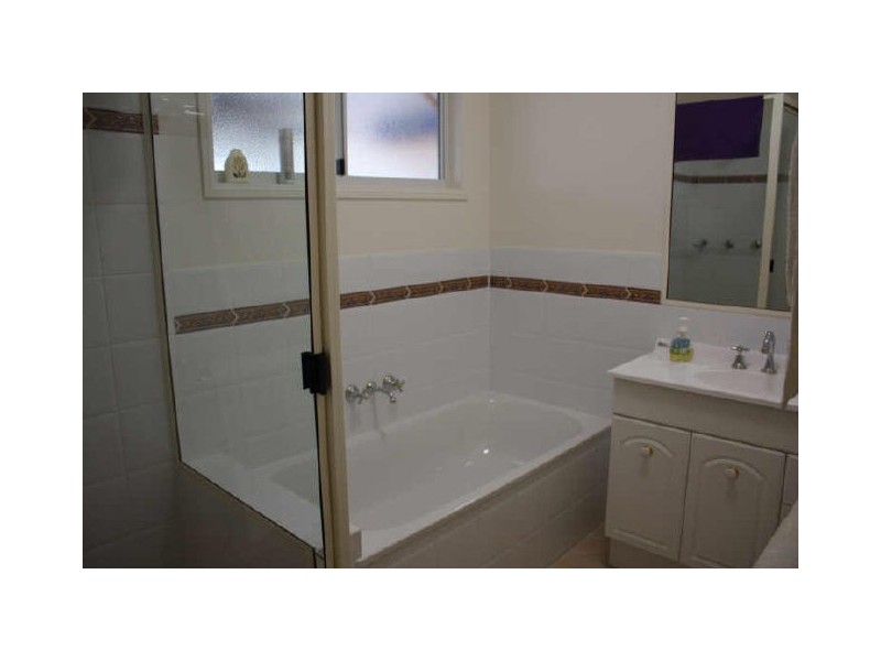 9 Caspian Court, Kelso QLD 4815