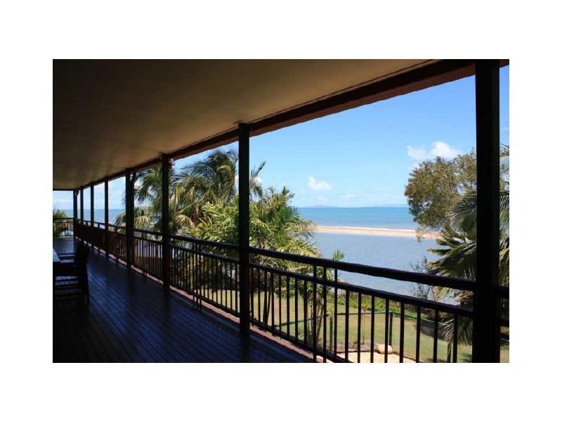 30 Jamaica Crescent, Bushland Beach QLD 4818