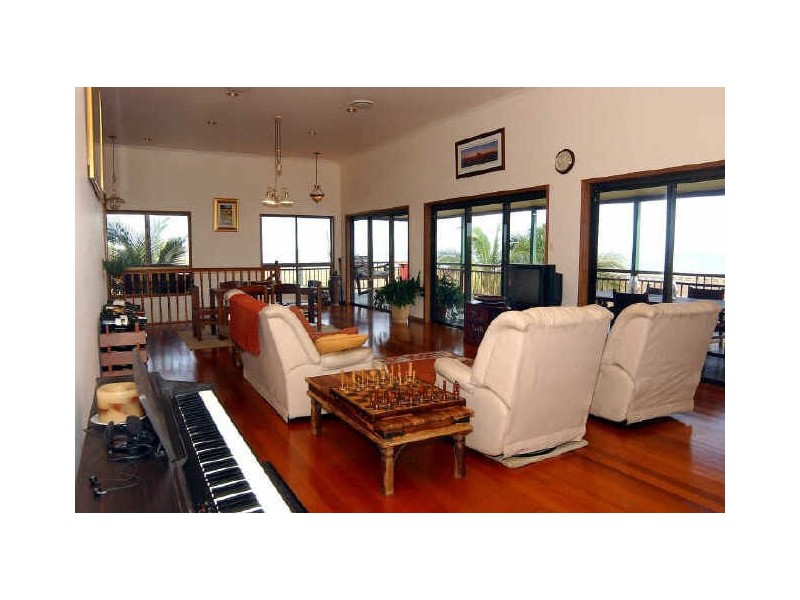 30 Jamaica Crescent, Bushland Beach QLD 4818