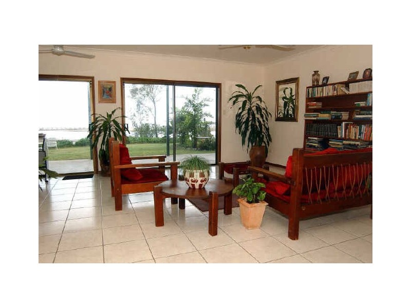 30 Jamaica Crescent, Bushland Beach QLD 4818