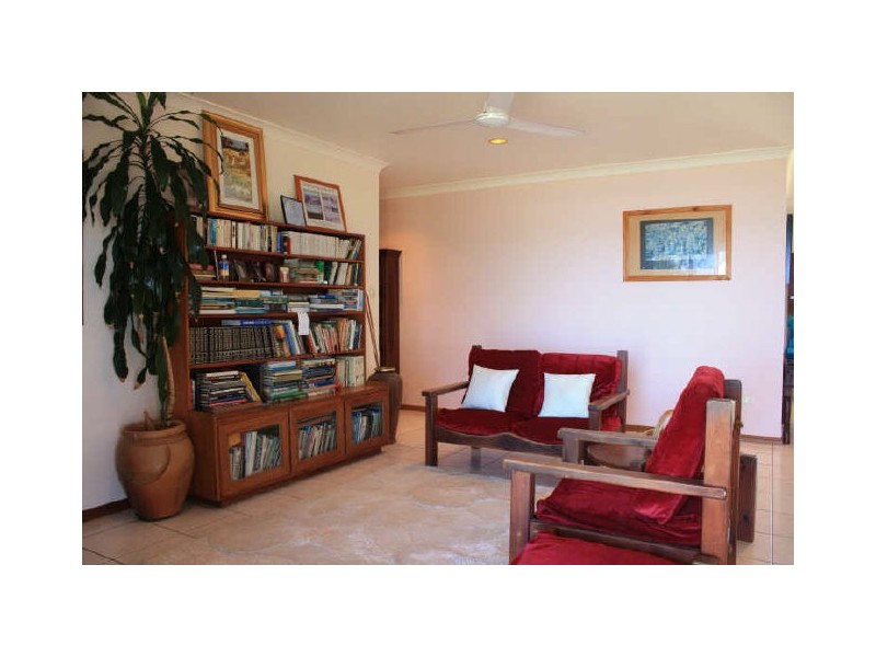 30 Jamaica Crescent, Bushland Beach QLD 4818