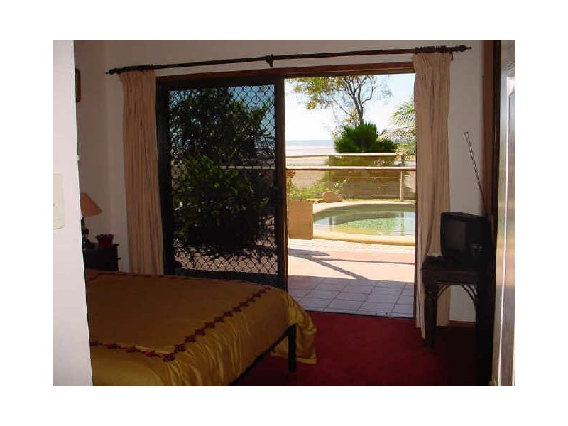 30 Jamaica Crescent, Bushland Beach QLD 4818