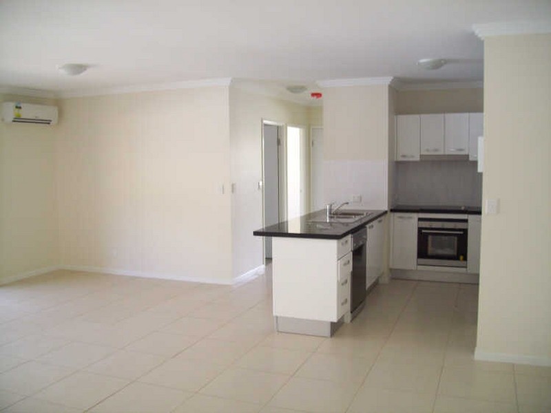 Units Angus Smith Drive, Douglas QLD 4814