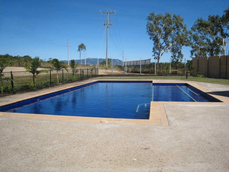 Units Angus Smith Drive, Douglas QLD 4814