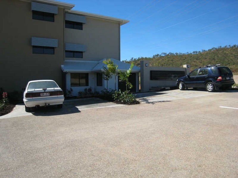 Units Angus Smith Drive, Douglas QLD 4814