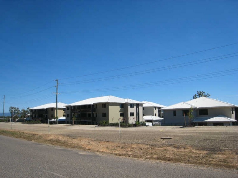 Units Angus Smith Drive, Douglas QLD 4814
