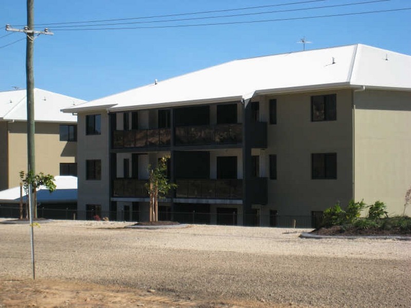 Units Angus Smith Drive, Douglas QLD 4814