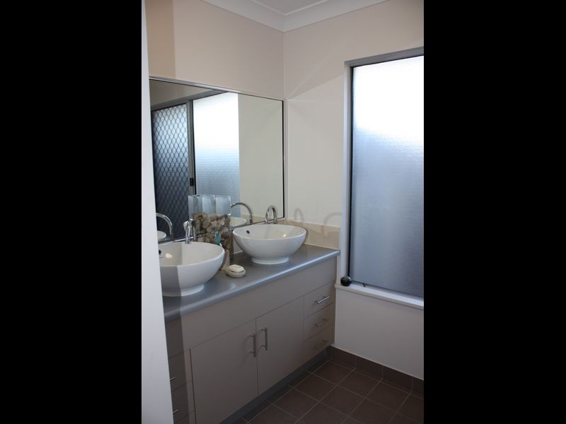 27 Woodwark Drive, Bushland Beach QLD 4818