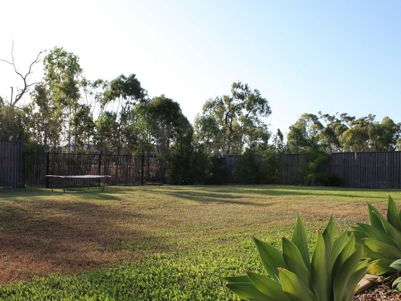 27 Woodwark Drive, Bushland Beach QLD 4818