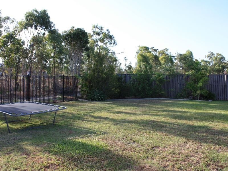 27 Woodwark Drive, Bushland Beach QLD 4818