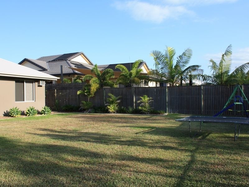 27 Woodwark Drive, Bushland Beach QLD 4818