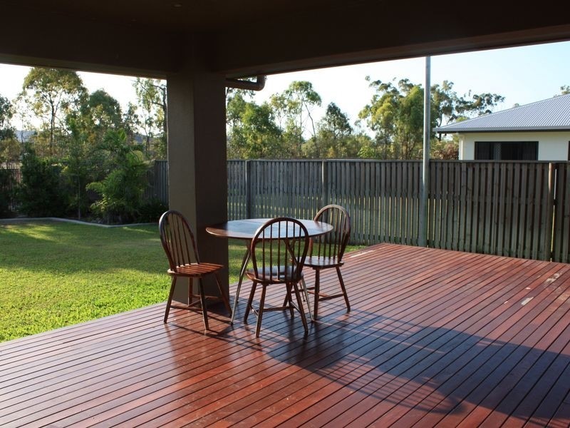 27 Woodwark Drive, Bushland Beach QLD 4818