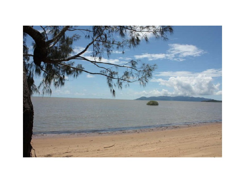 50 Waterview Drive, Bushland Beach QLD 4818