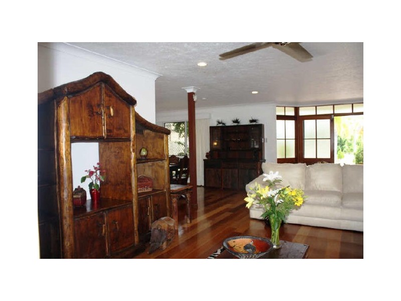 50 Waterview Drive, Bushland Beach QLD 4818