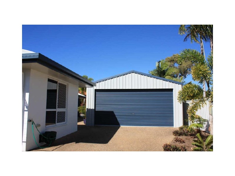 17 Livistonia Close, Bushland Beach QLD 4818