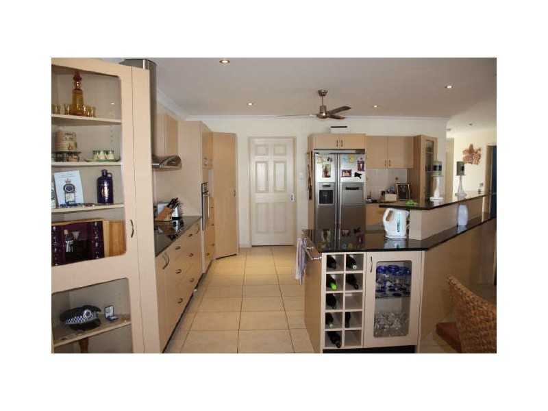 17 Livistonia Close, Bushland Beach QLD 4818