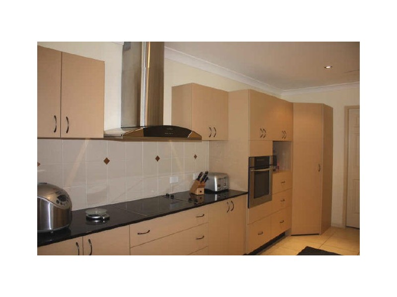 17 Livistonia Close, Bushland Beach QLD 4818