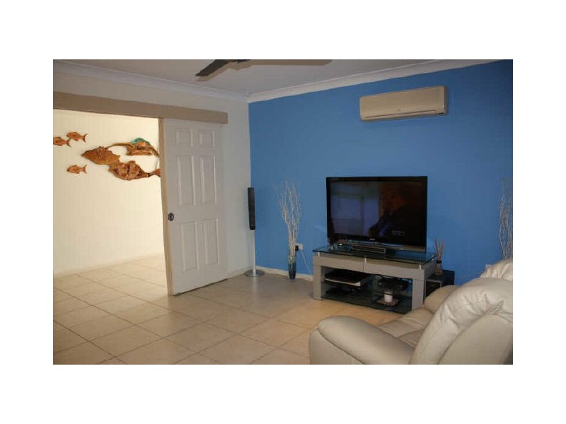 17 Livistonia Close, Bushland Beach QLD 4818