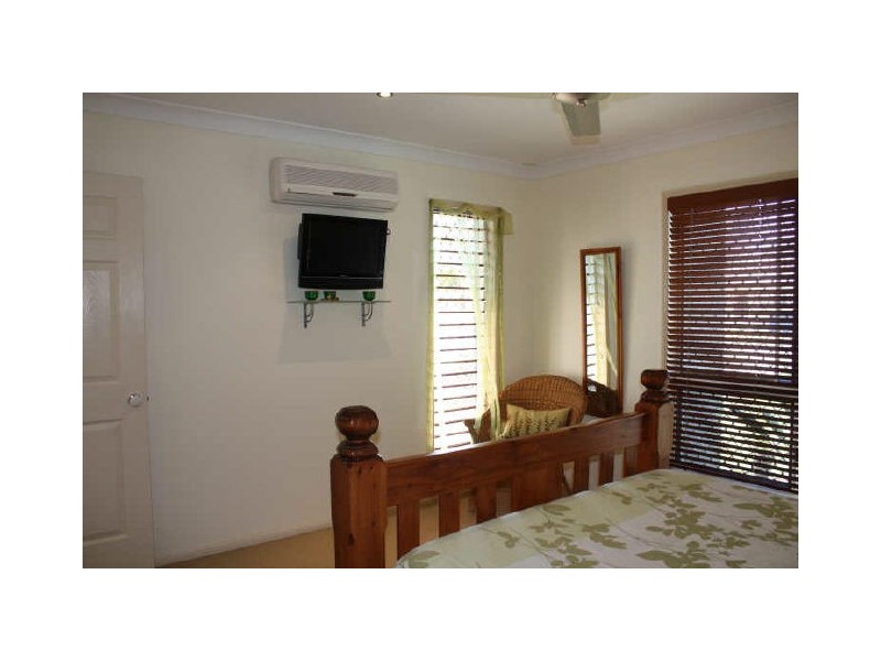 17 Livistonia Close, Bushland Beach QLD 4818