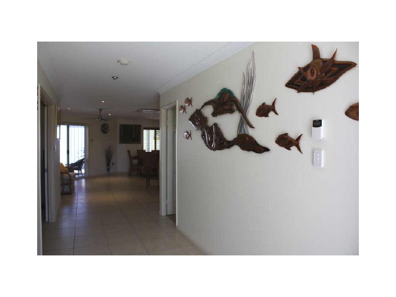 17 Livistonia Close, Bushland Beach QLD 4818