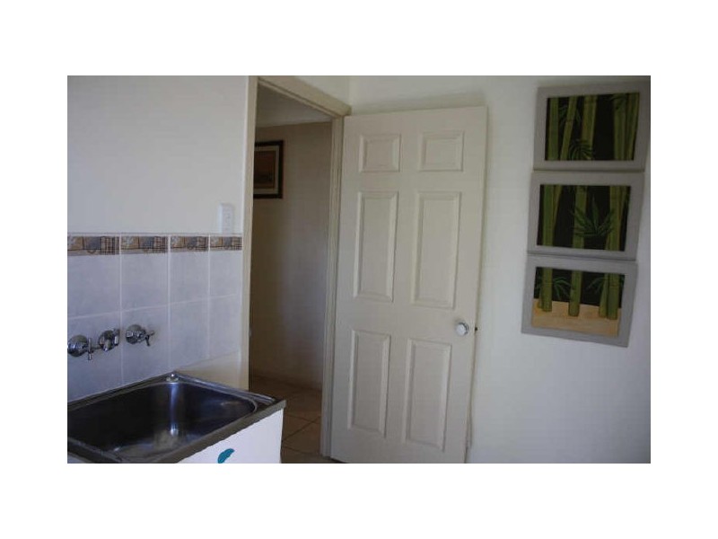 17 Livistonia Close, Bushland Beach QLD 4818