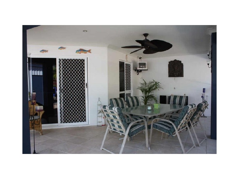 17 Livistonia Close, Bushland Beach QLD 4818