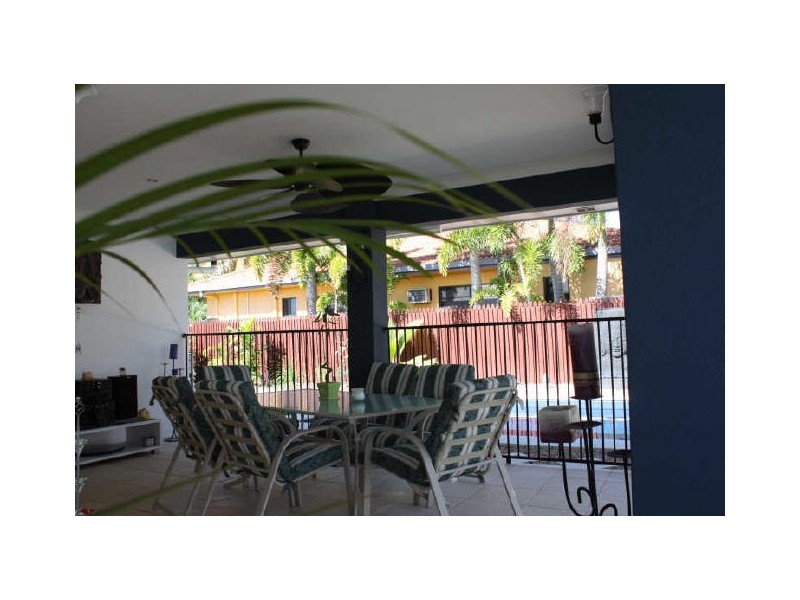 17 Livistonia Close, Bushland Beach QLD 4818