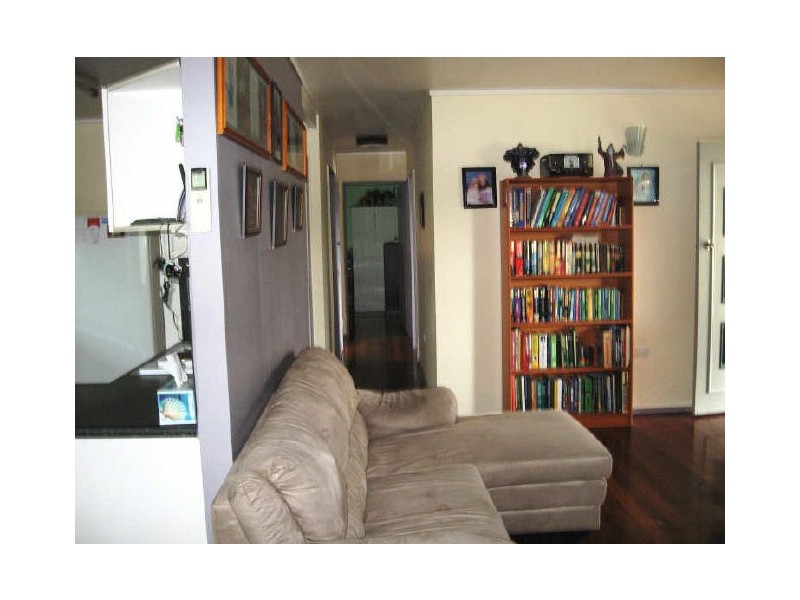 10 Shelton Street, Kirwan QLD 4817