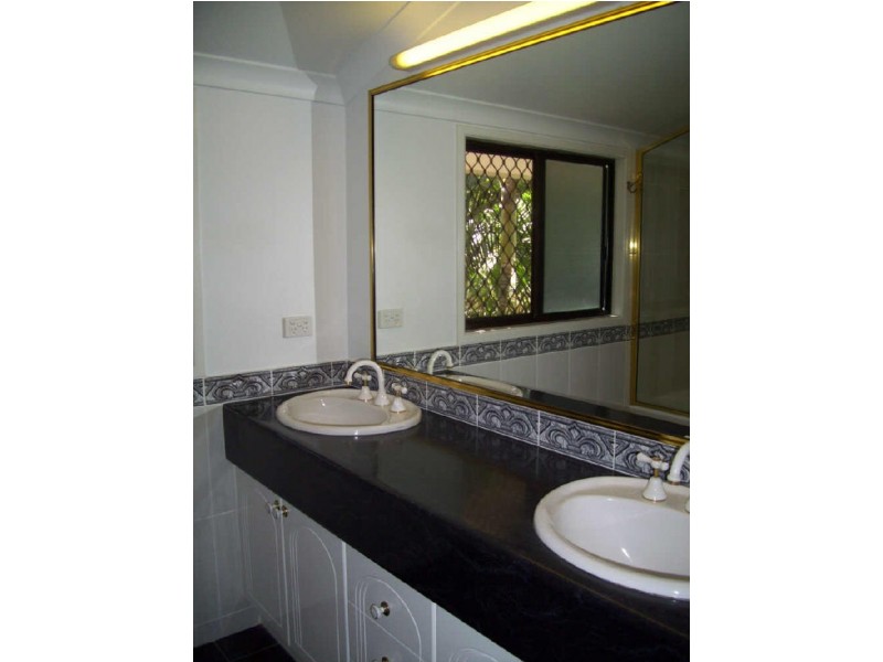 11 Norwich Court, Kirwan QLD 4817