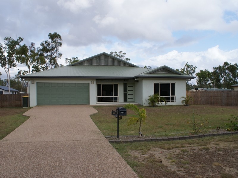 28 Tennessee Way, Kelso QLD 4815