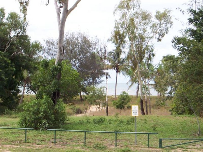 25 Esplanade, Toolakea QLD 4818