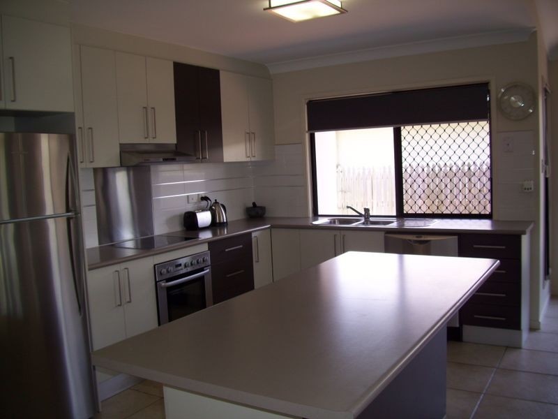 25 Aird Avenue, Kirwan QLD 4817